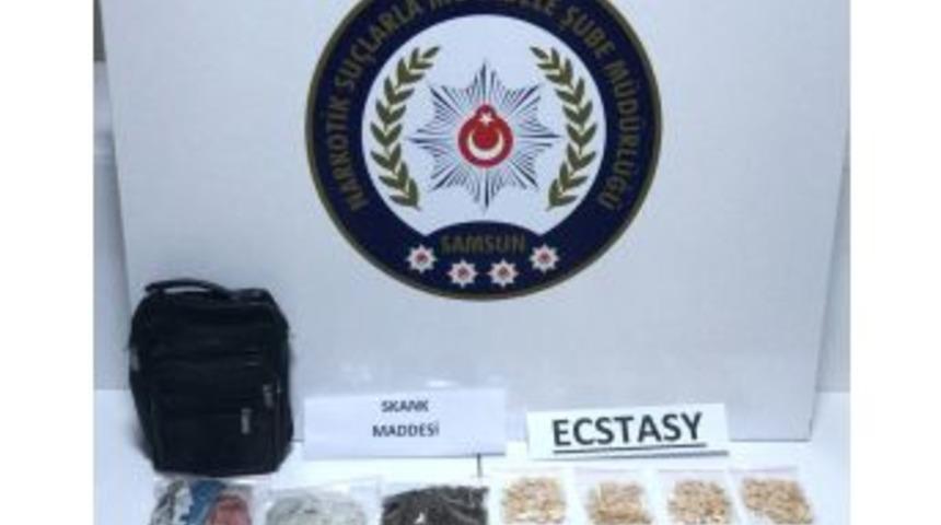 İstanbul&rsquo;dan Samsun&rsquo;a Uyuşturucu Getirirken Yakalandılar