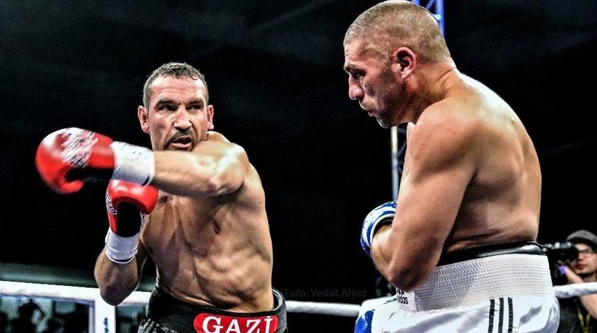 Fırat Arslan Trabzon&rsquo;da Ringe &Ccedil;ıkıyor