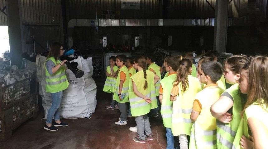 Kartepeli Minikler Geri D&ouml;n&uuml;ş&uuml;m Merkezinde