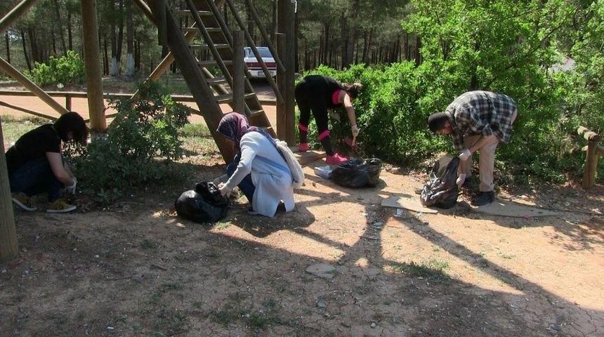 Gazetecilik B&ouml;l&uuml;m&uuml; &Ouml;ğrencileri &Ccedil;evre Kirliliğine Dikkat &Ccedil;ekti