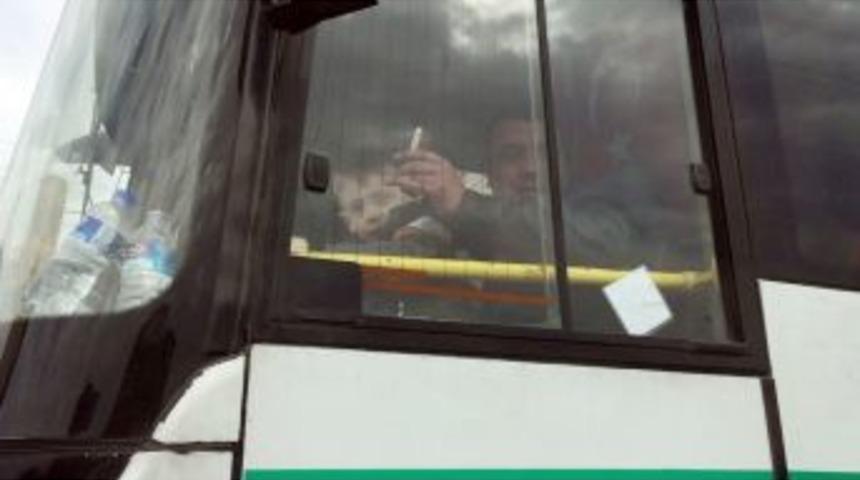 Kucağında &Ccedil;ocuğu, Elinde Telefonla Oynayan Şof&ouml;re Soruşturma