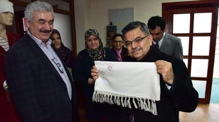 Başkan Yağcı&rsquo;dan Osmanlı K&uuml;lt&uuml;r Ve El Sanatları Merkezine Ziyaret