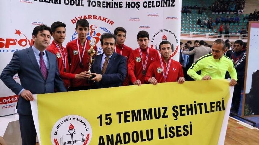 Diyarbakır&rsquo;da Dereceye Giren Bin 172 Sporcuya &Ouml;d&uuml;lleri Verildi