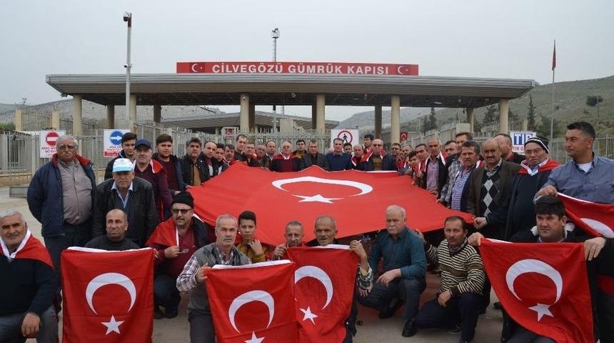 Saruhanlı Esnafından Suriye Sınırında Mehmet&ccedil;ik&rsquo;e Destek