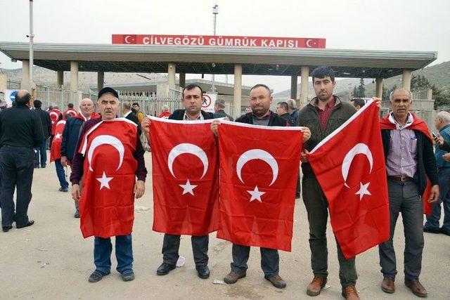 Saruhanlı Esnafından Suriye Sınırında Mehmet&ccedil;ik&rsquo;e Destek 1