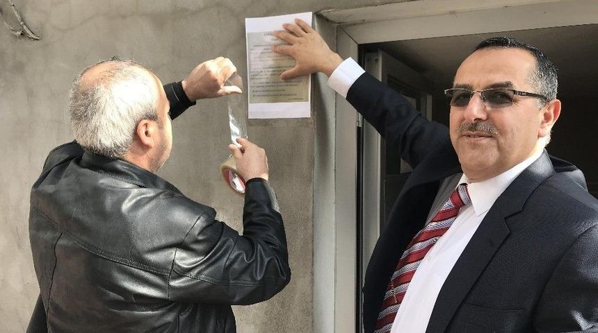 Beyoğlu&rsquo;nda İmam Evsizlere Camiyi A&ccedil;tı