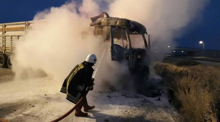 Park Halindeki Tır Yandı