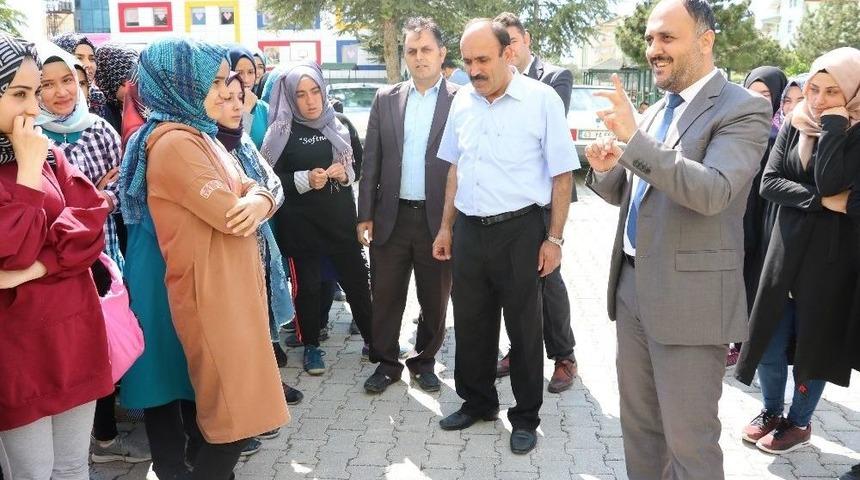 Özaltun, İmam Hatipli Öğrencilerle Buluştu