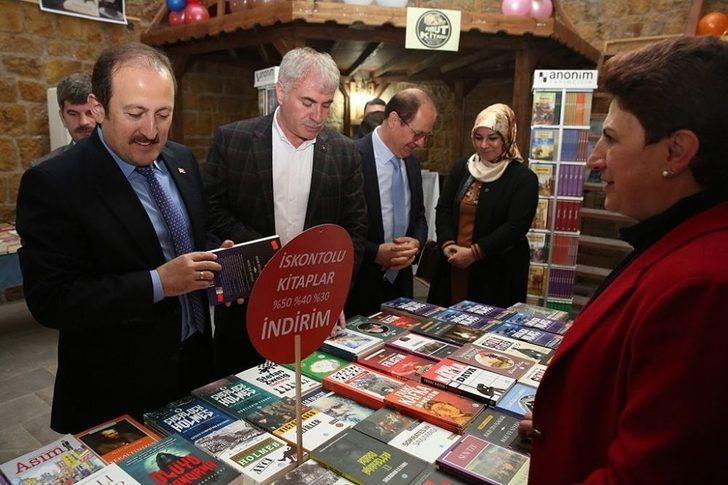 Tarihi Taşhan’da Kitap Şenliği G3
