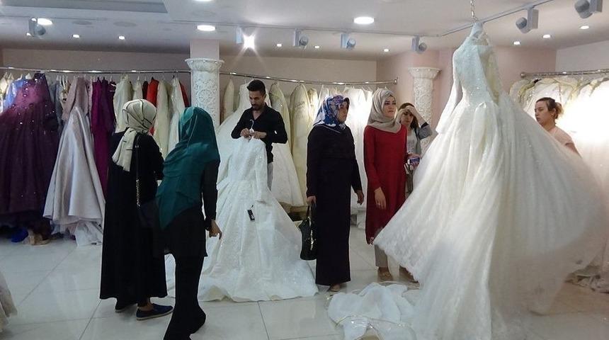 D&uuml;ğ&uuml;n Sezonu Gelinlik Satışlarını Arttırdı