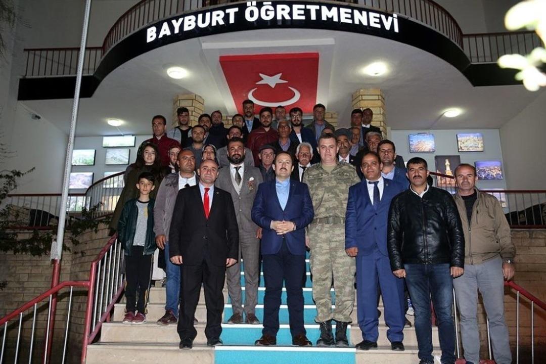 Vali Pehlivan Şehit Aileleri Ve Gazileri Yemekte Ağırladı