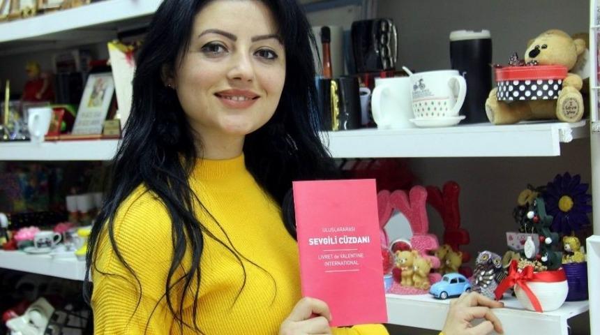 Sevgililer G&uuml;n&uuml;&rsquo;n&uuml;n Yeni Trendi, &ldquo;sevgili C&uuml;zdanı&rdquo;