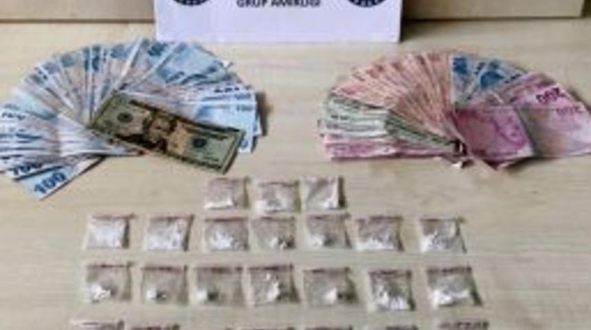 &Ccedil;eşme&rsquo;de Yakalanan Uyuşturucu Satıcısı Serbest Kaldı