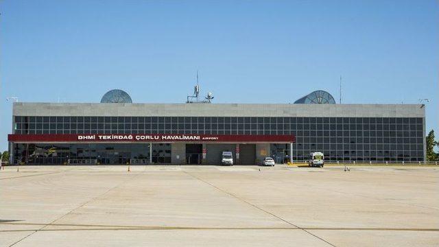 &Ccedil;orlu Havaalanında Bir Ayda 9 Bin 205 Yolcuya Hizmet Verildi 1