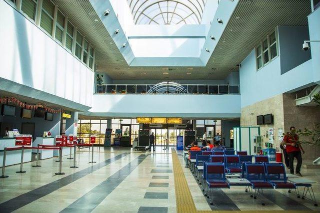 &Ccedil;orlu Havaalanında Bir Ayda 9 Bin 205 Yolcuya Hizmet Verildi 2