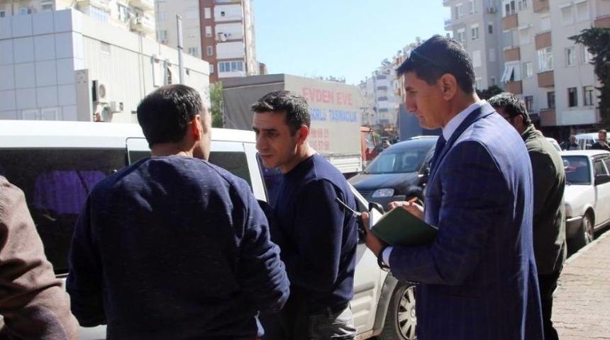 Antalya&rsquo;da Trafikte Eli Silahlı Baygın Kişi Alarmı