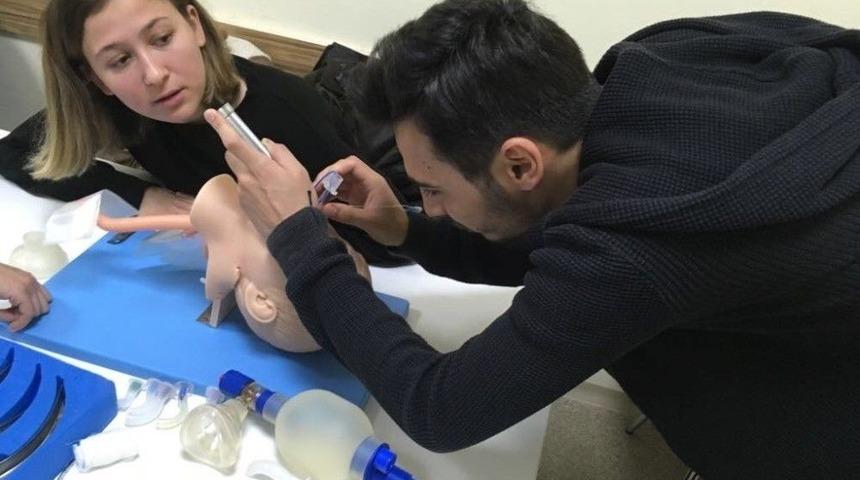 Sağlık Personeline &rsquo;temel Mod&uuml;l&rsquo; Eğitimi