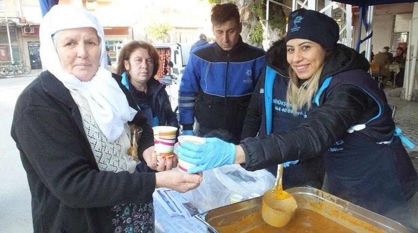 B&uuml;y&uuml;kşehir Nazilli&rsquo;de &Ccedil;orba İkram Etti