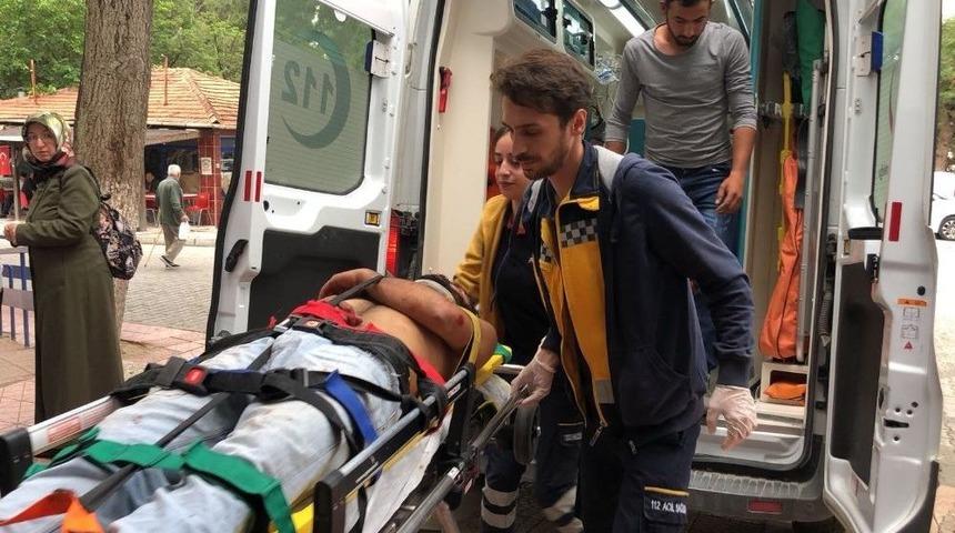 İkinci Kattan D&uuml;şen Gen&ccedil; Yaralandı