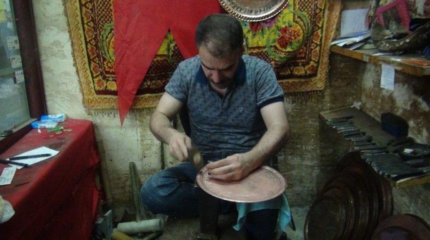 (özel Haber) Selçuklu Sanatı Bakır Tepsiyi 25 Yıllık Ustası Anlattı