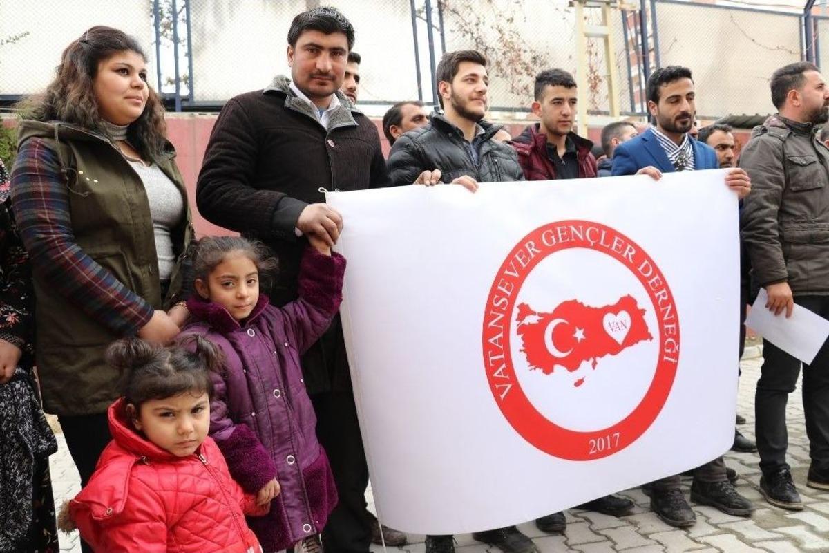 Vanlı Vatansever Gen&ccedil;lerden Mehmet&ccedil;iğe Destek