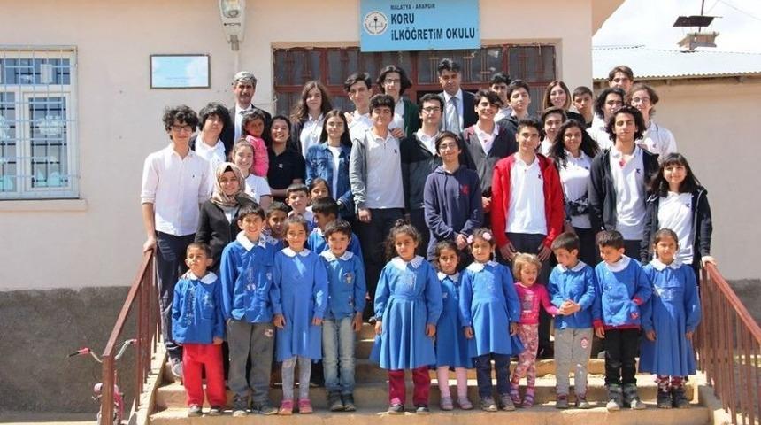 Malatya Ted Koleji Arapgir’de Kitap Dağıttı