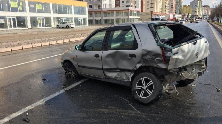 Kayseri&rsquo;de Trafik Kazası: 1 Yaralı