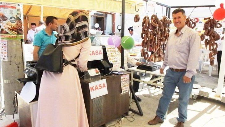 Burhaniye’de Kermes Geliri 75 Öğrenciye Harçlık Olacak G2