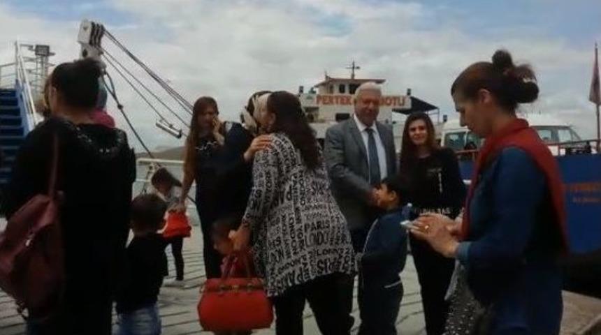 Pertek Belediyesinden Kadın İşçilere Feribot Gezisi