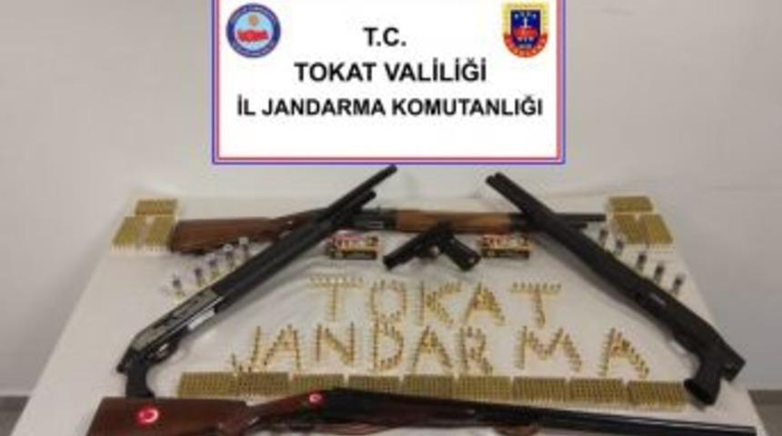 3 İlde Silah Ka&ccedil;ak&ccedil;ılarına Y&ouml;nelik Operasyonda 13 G&ouml;zaltı