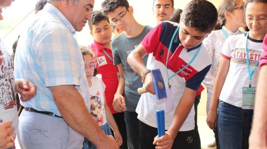 &Ouml;zel Yeteneklilere M&uuml;zik Dinletisi Ve Sikke Basımı Dersi