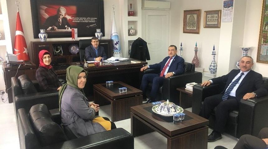 Milletvekili Nazlı, Halk Eğitimi Merkezi&rsquo;ni Ziyaret Etti