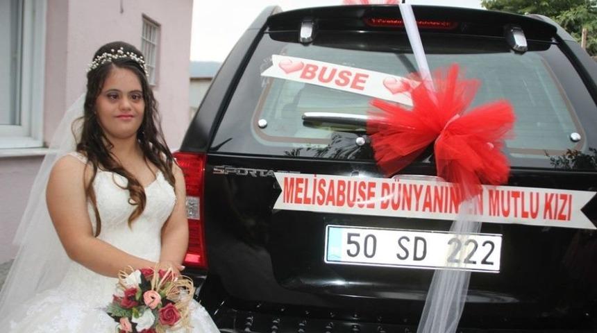 Down Sendromlu Buse Hayaline Kavuştu