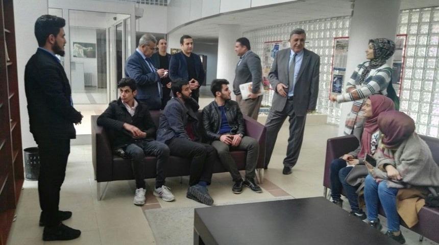 Rekt&ouml;r Taşaltın Kamp&uuml;s&uuml; Gezerek &Ouml;ğrencilerin Sorunlarını Dinledi