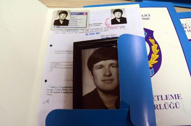 Hayatını Kaybeden S&uuml;r&uuml;c&uuml;lerin Ehliyetleri Yakınlarına Verildi 1