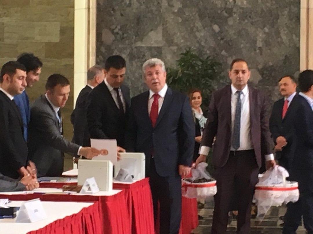 27. D&ouml;nem Milletvekilleri Tbmm&rsquo;ye Kayıtlarını Yaptırıyor