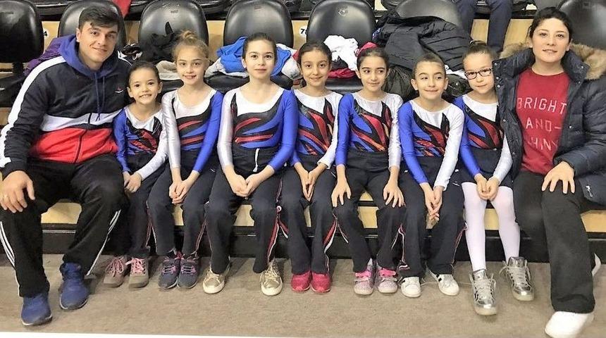 Sanko Okullarının Minik Kızları Jimnastikte İl İkincisi Oldu