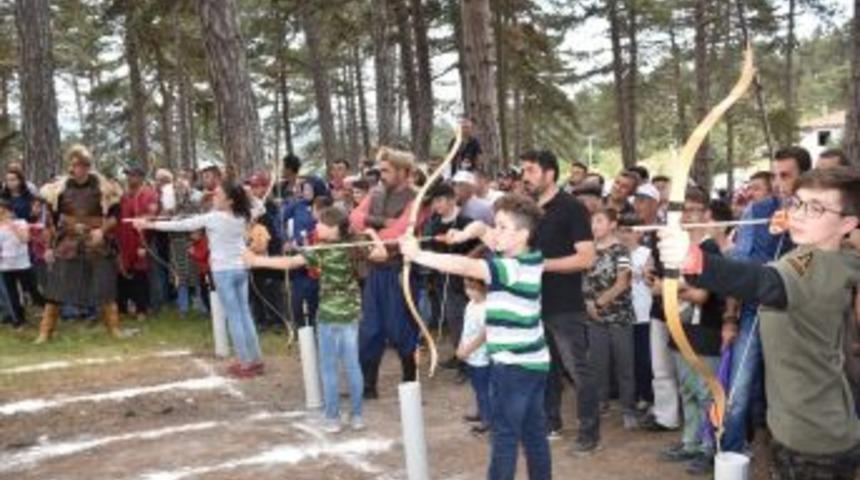 Atlı Ok&ccedil;uluk G&ouml;sterileri Nefes Kesti