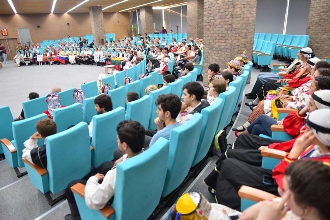 Bursa&rsquo;da Renkli &ldquo;ahududu Şenliği&rdquo;