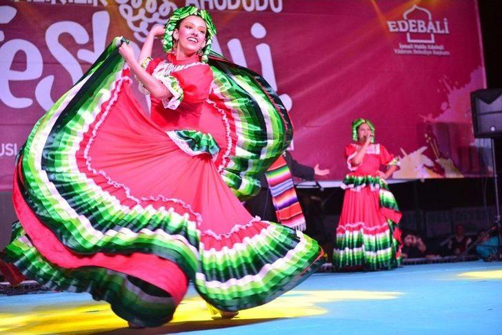 Bursa’da Renkli “ahududu Şenliği” G3