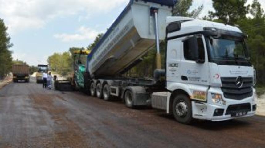 Kaş Çavdır-palamut Yoluna Sıcak Asfalt