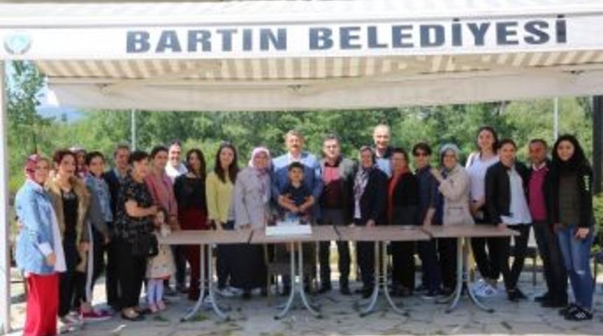 Kadın Kolları&rsquo;dan Cemal Akın&rsquo;a Doğum G&uuml;n&uuml; S&uuml;rprizi