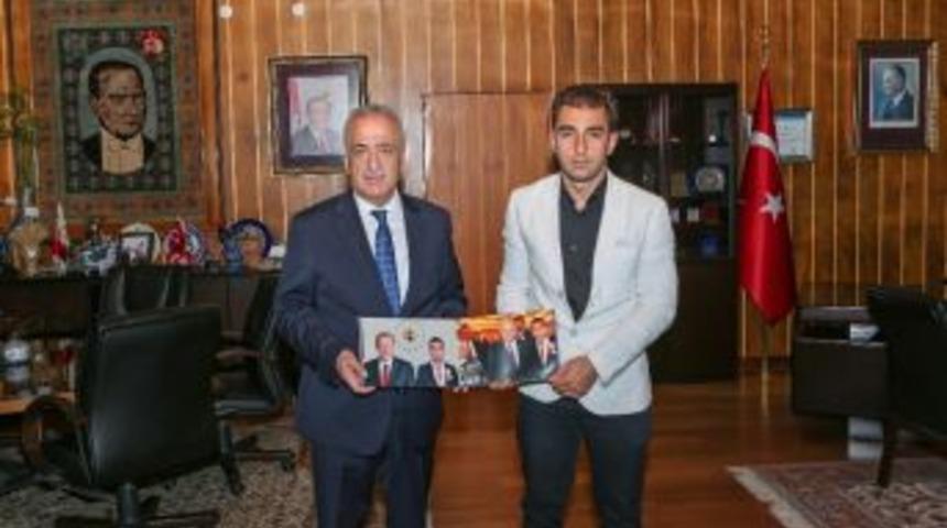 Yılın Öğretmeni Sepil’den Rektör Çomaklı’ya Ziyaret