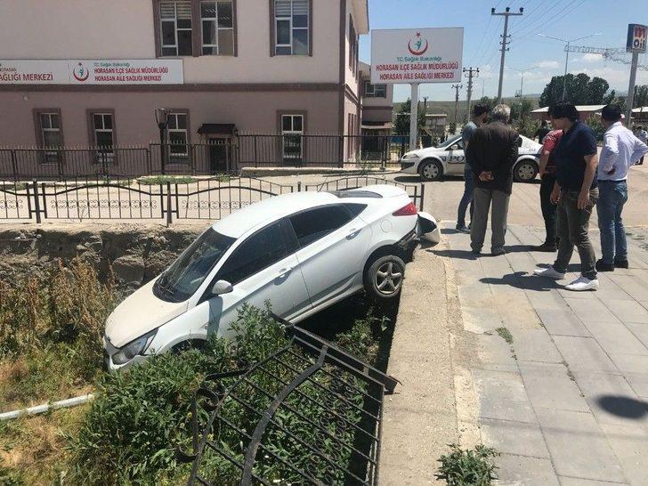 Otomobil Bahçe Duvarından Uçtu G2