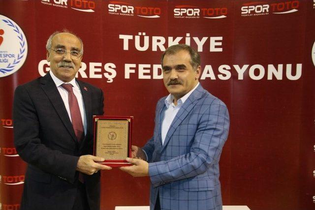 Büyükşehir Güreş Takımı Final Müsabakalarına Katılacak