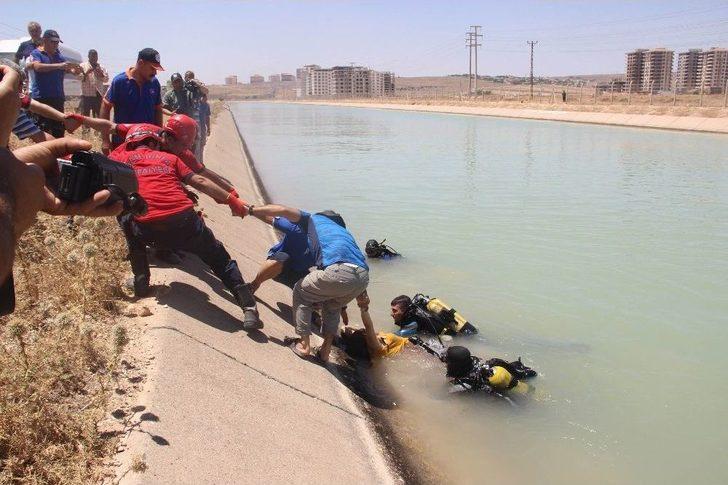 Erkek Arkadaşıyla Gezmeye Giden Genç Kız Kanalda Boğuldu G1
