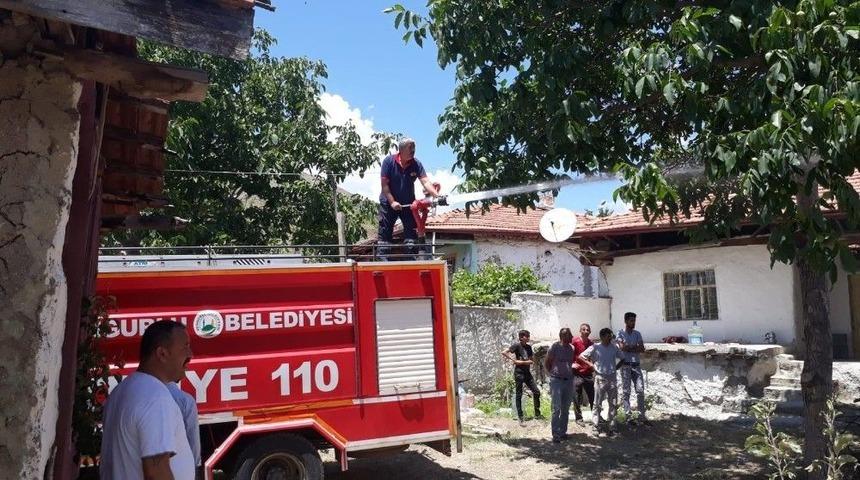 Ahşap Evde Çıkan Yangın Güçlükle Söndürüldü