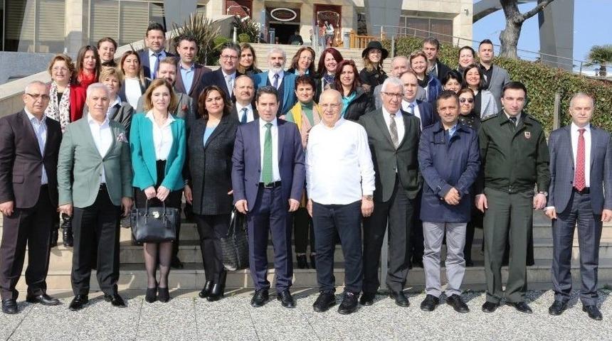 Nil&uuml;fer&rsquo;de Belediye Ve Kaymakamlık &Ccedil;alışanları Buluştu