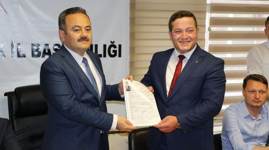 Ak Parti&rsquo;de Aday Adayı Bolluğu Yaşanıyor