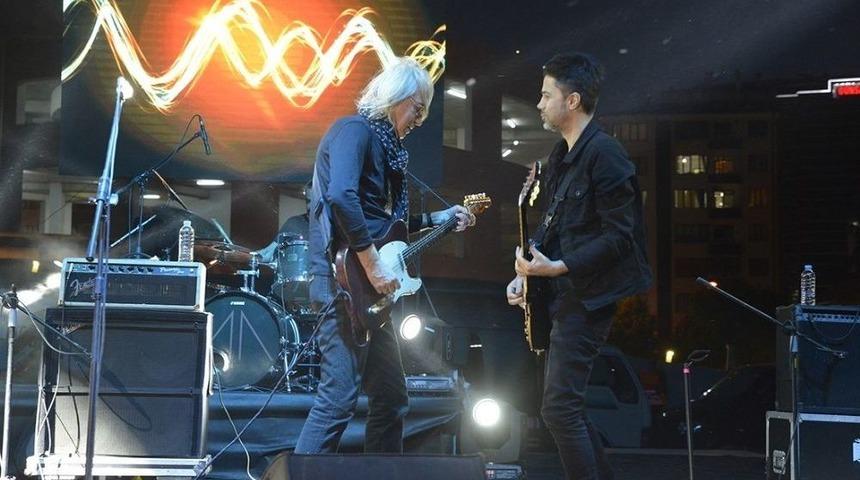 Eskişehir Bulutsuzluk &Ouml;zlemi Konseri İle Coştu